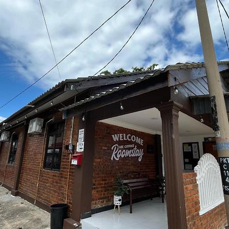 Roomstay By Abe Cottage Kampung Kuala Besut Exterior foto