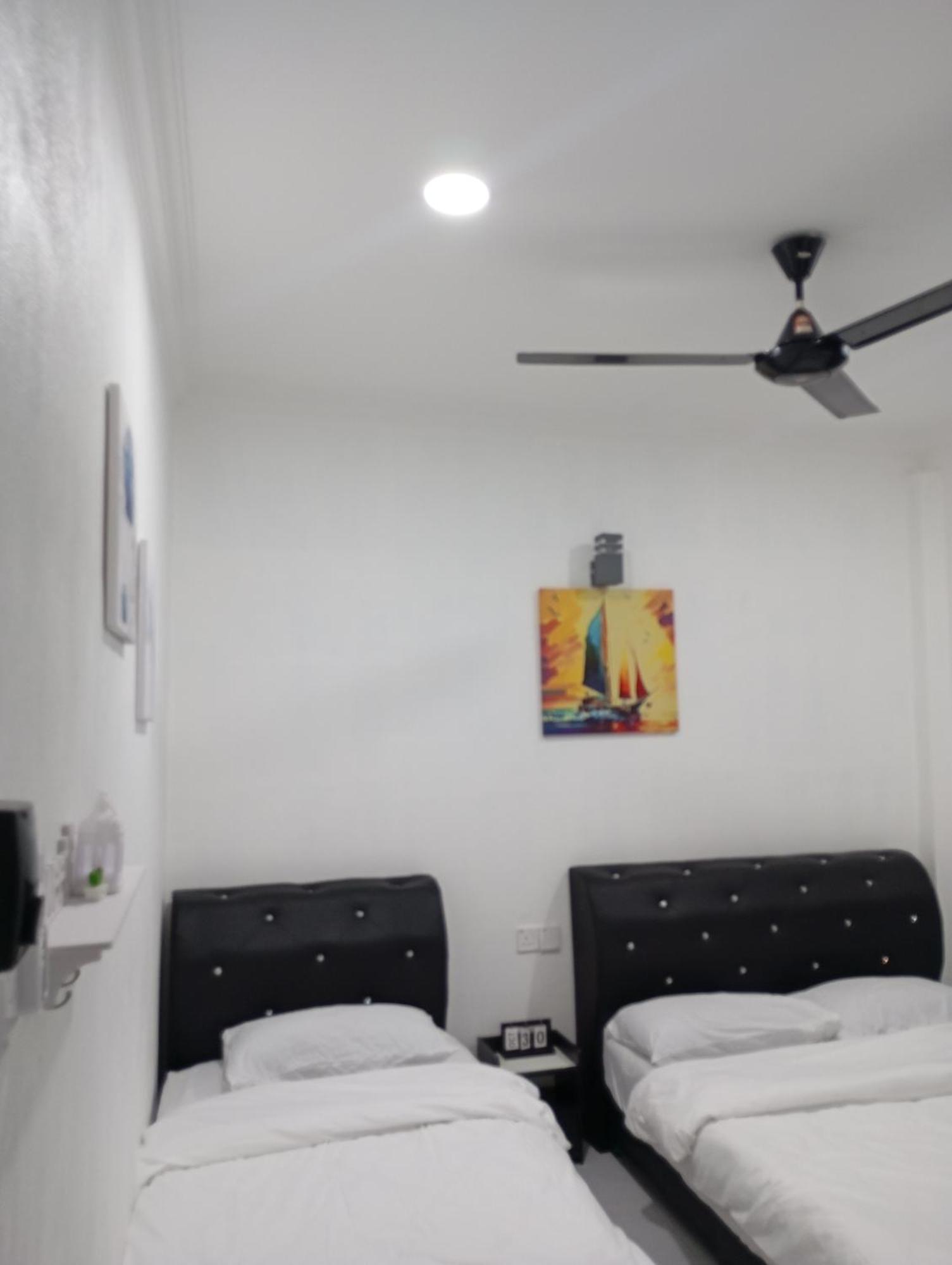 Roomstay By Abe Cottage Kampung Kuala Besut Habitación foto